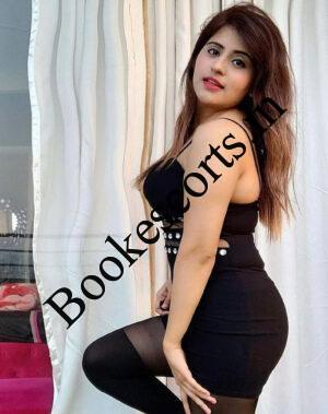 Natasha-Indian-College-girl-escort-in-Aerocity-Delhi