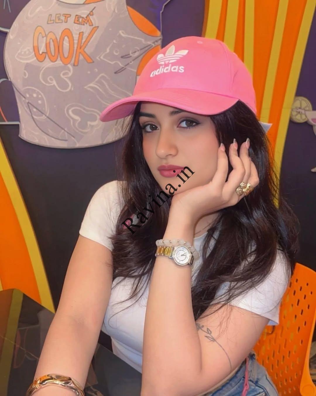 Call Girl in Karam Pura Delhi NCR Escort Services Call 9711800081